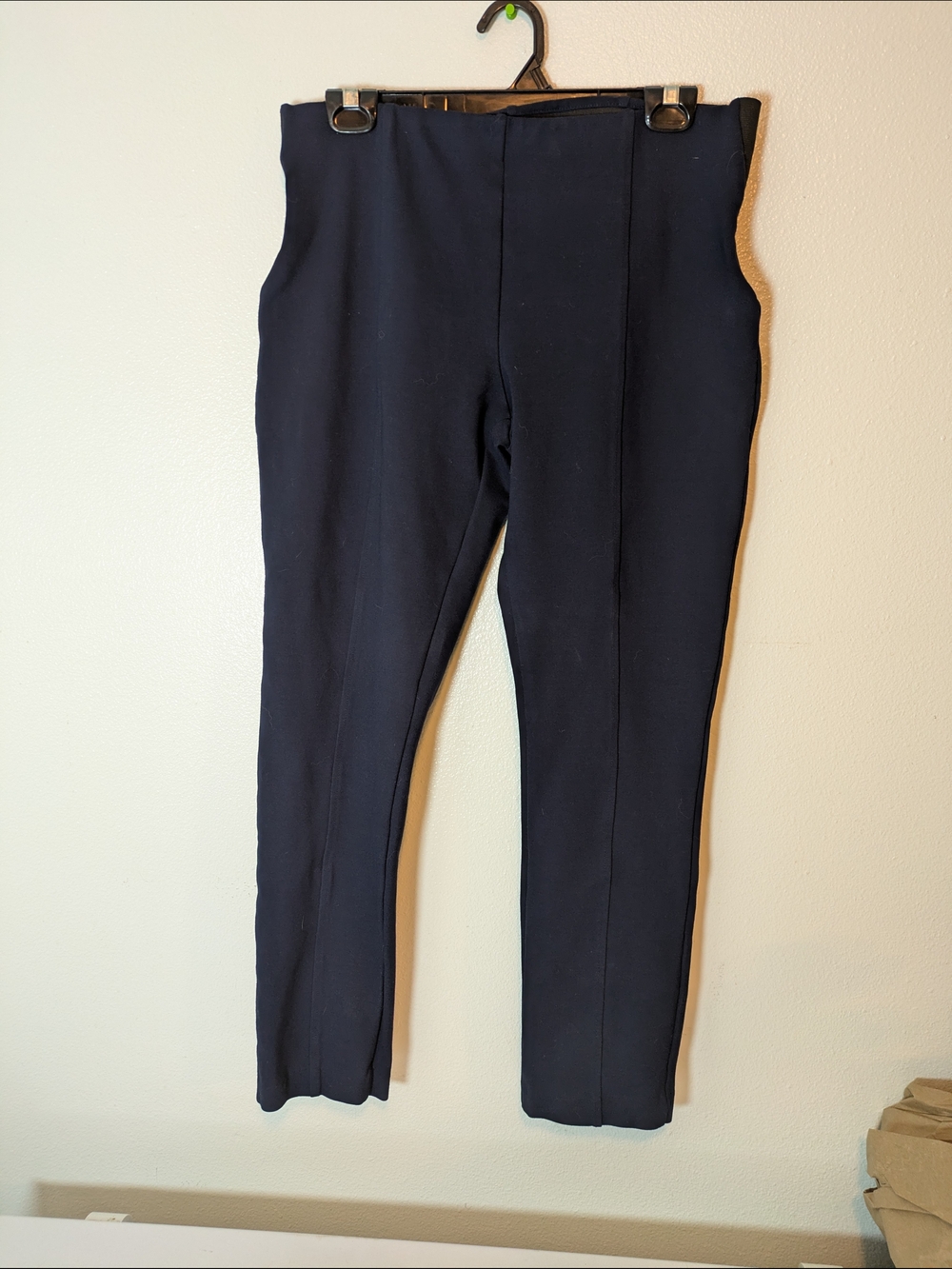 Jones New York Navy and Black Knit Skinny Pant.